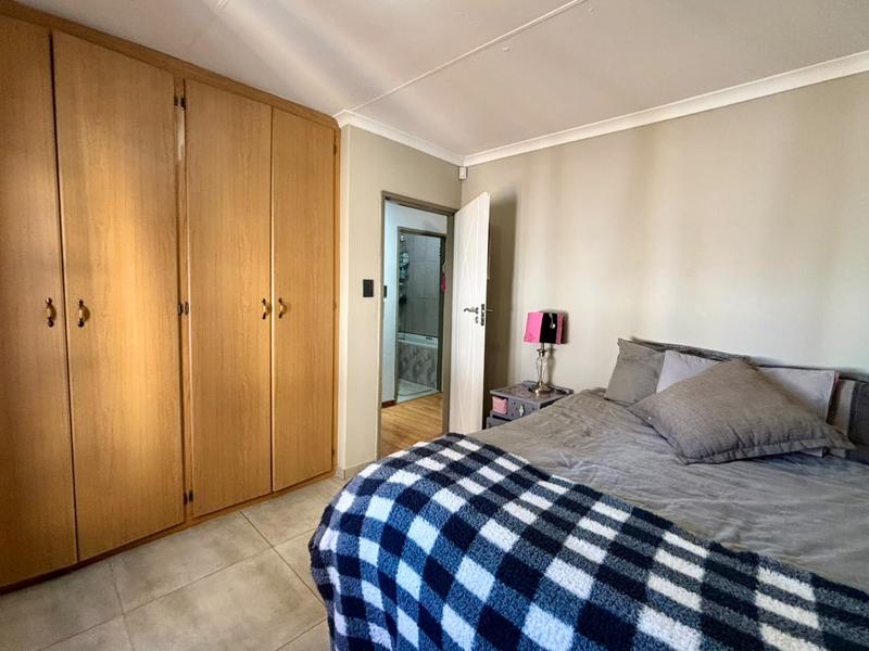 4 Bedroom Property for Sale in Pellissier Free State